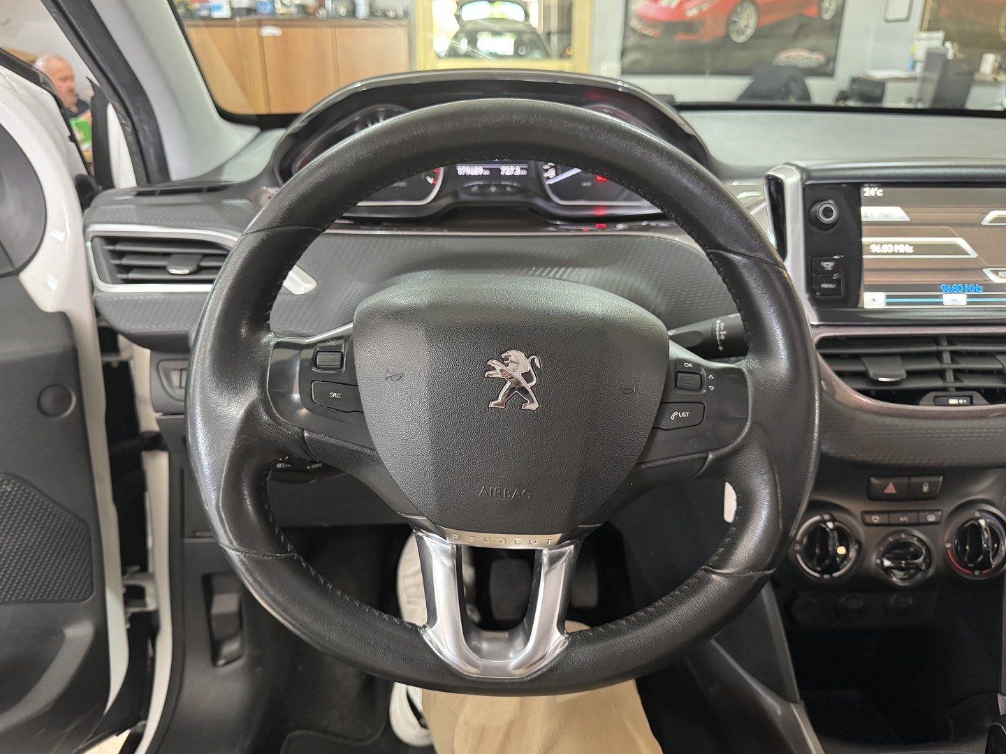 PEUGEOT 2008 1.2 cc. 82 cv. Navigatore