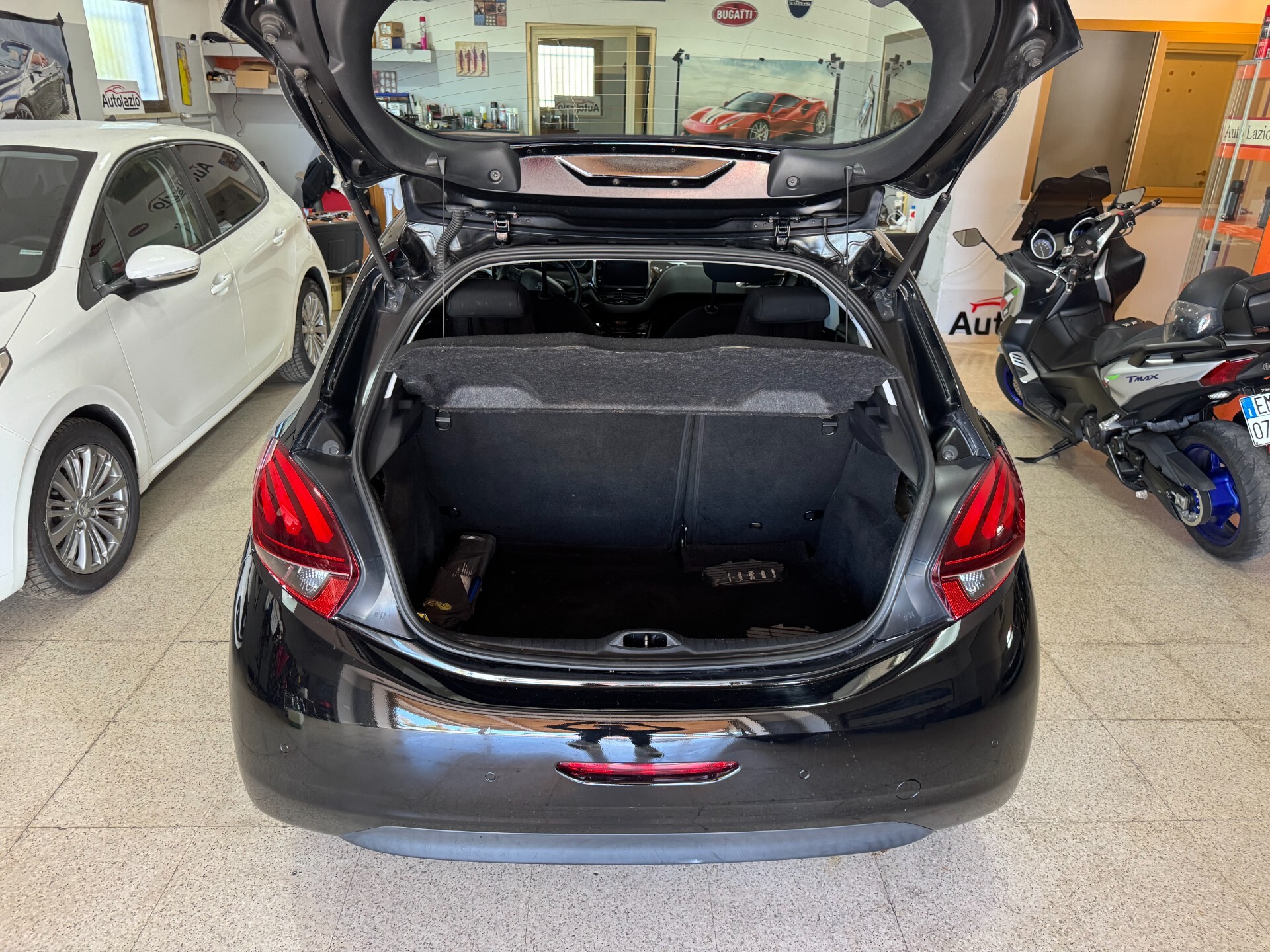 Peugeot 208 PureTech GPL 82 cv Allure NAVIGATORE-RETROCAMERA