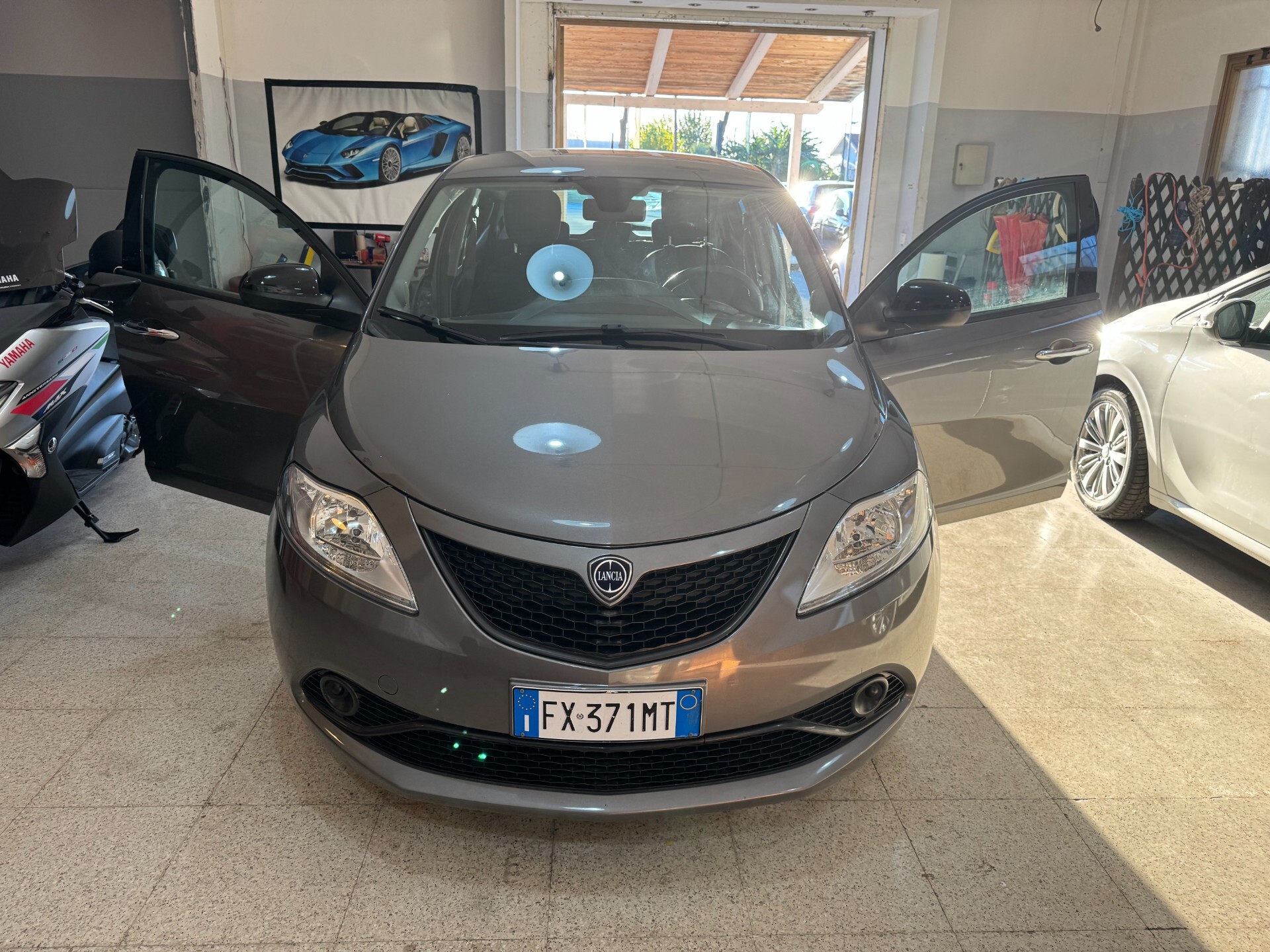 Lancia NEW Ypsilon 1.2 69 CV 5 porte Gold