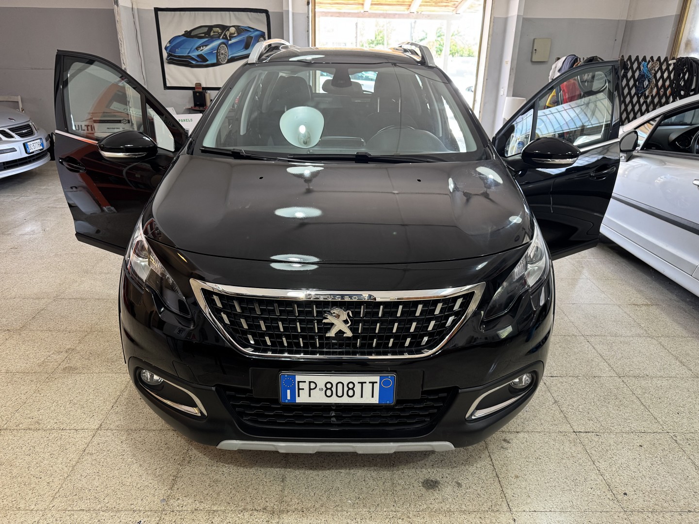 Peugeot 2008 1.2 Allure 82 cv. Navigatore 56 Mila Km.