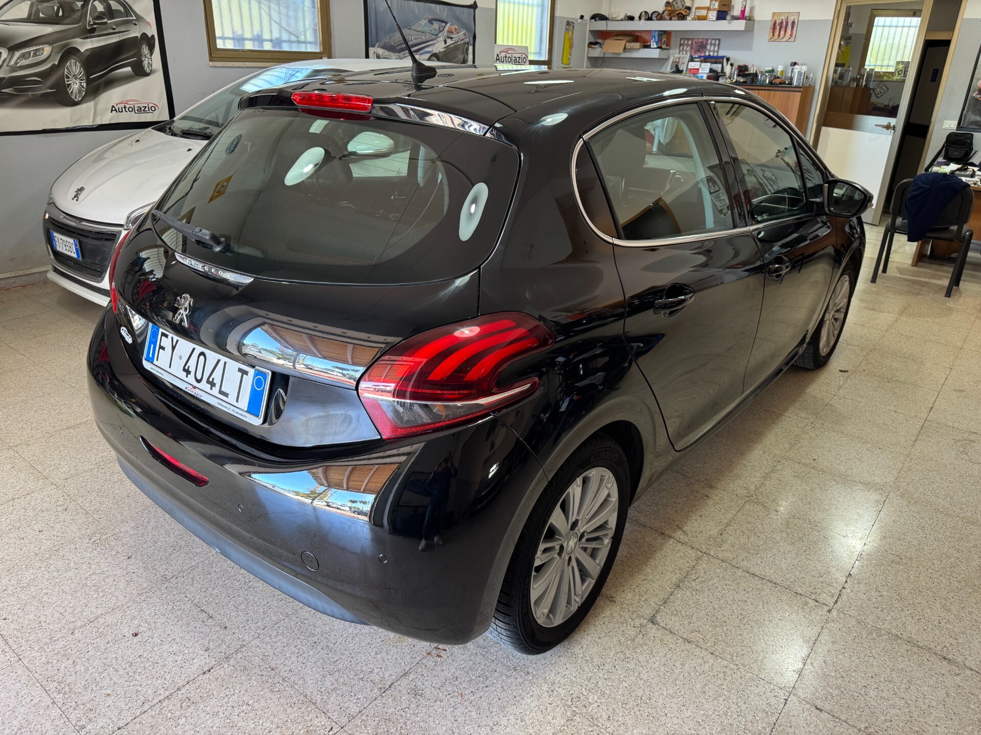 Peugeot 208 PureTech GPL 82 cv Allure NAVIGATORE-RETROCAMERA