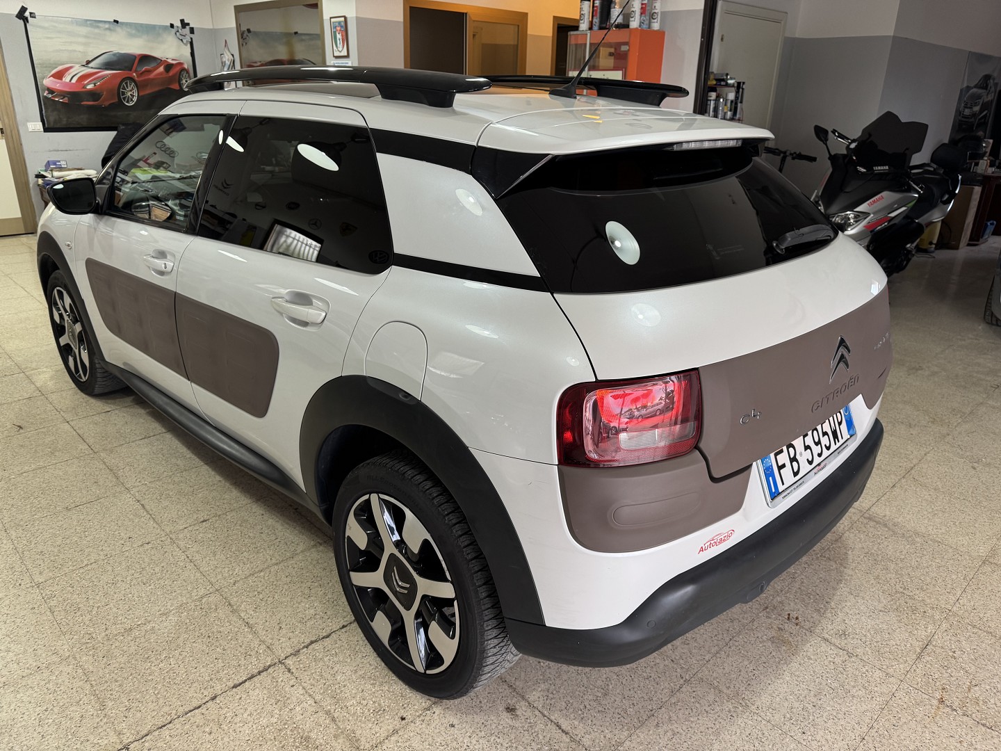 Citroen C4 cactus 1.2 Autom. cv. Tetto-Navigat.