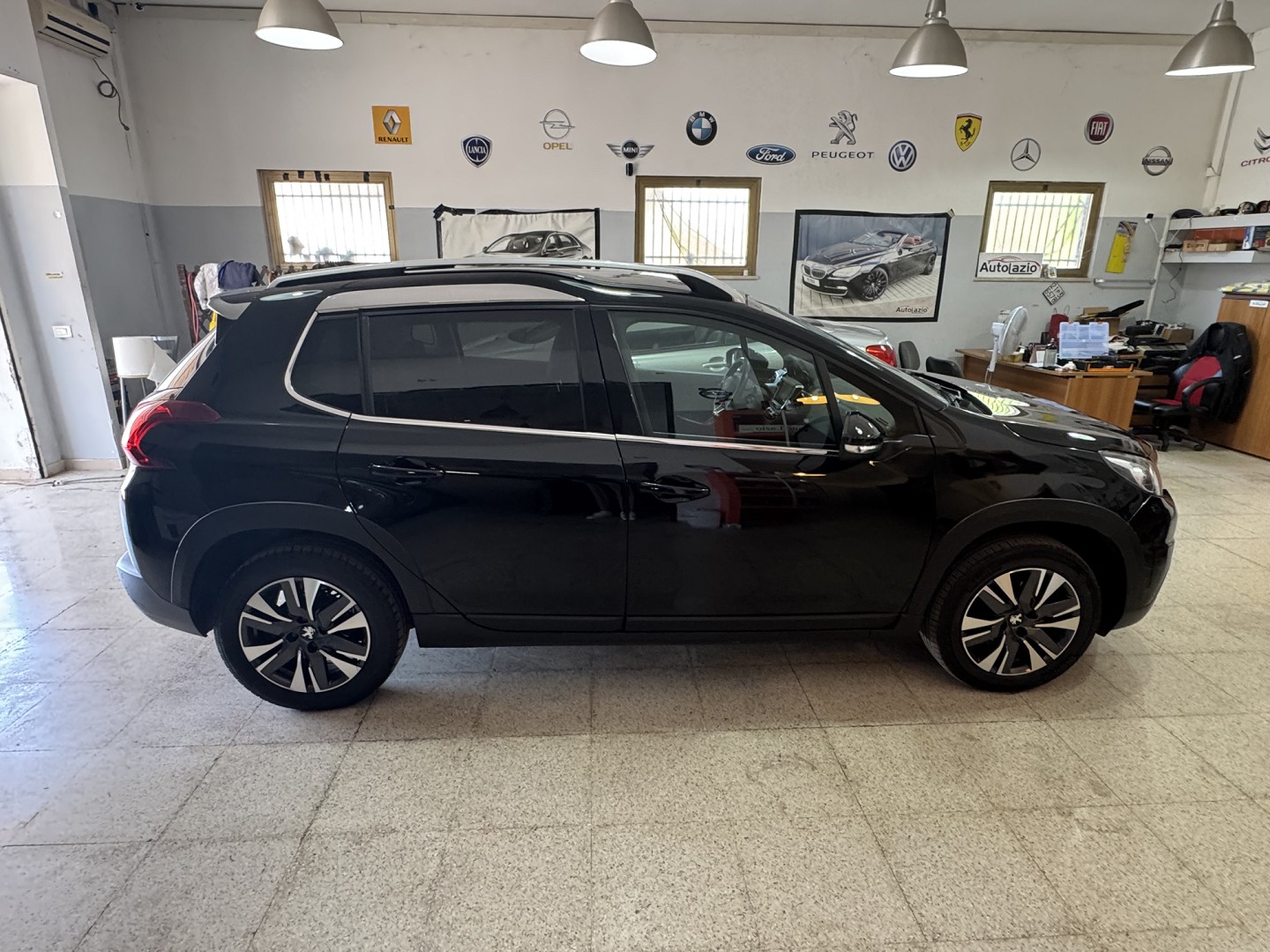 Peugeot 2008 1.2 Allure 82 cv. Navigatore 56 Mila Km.