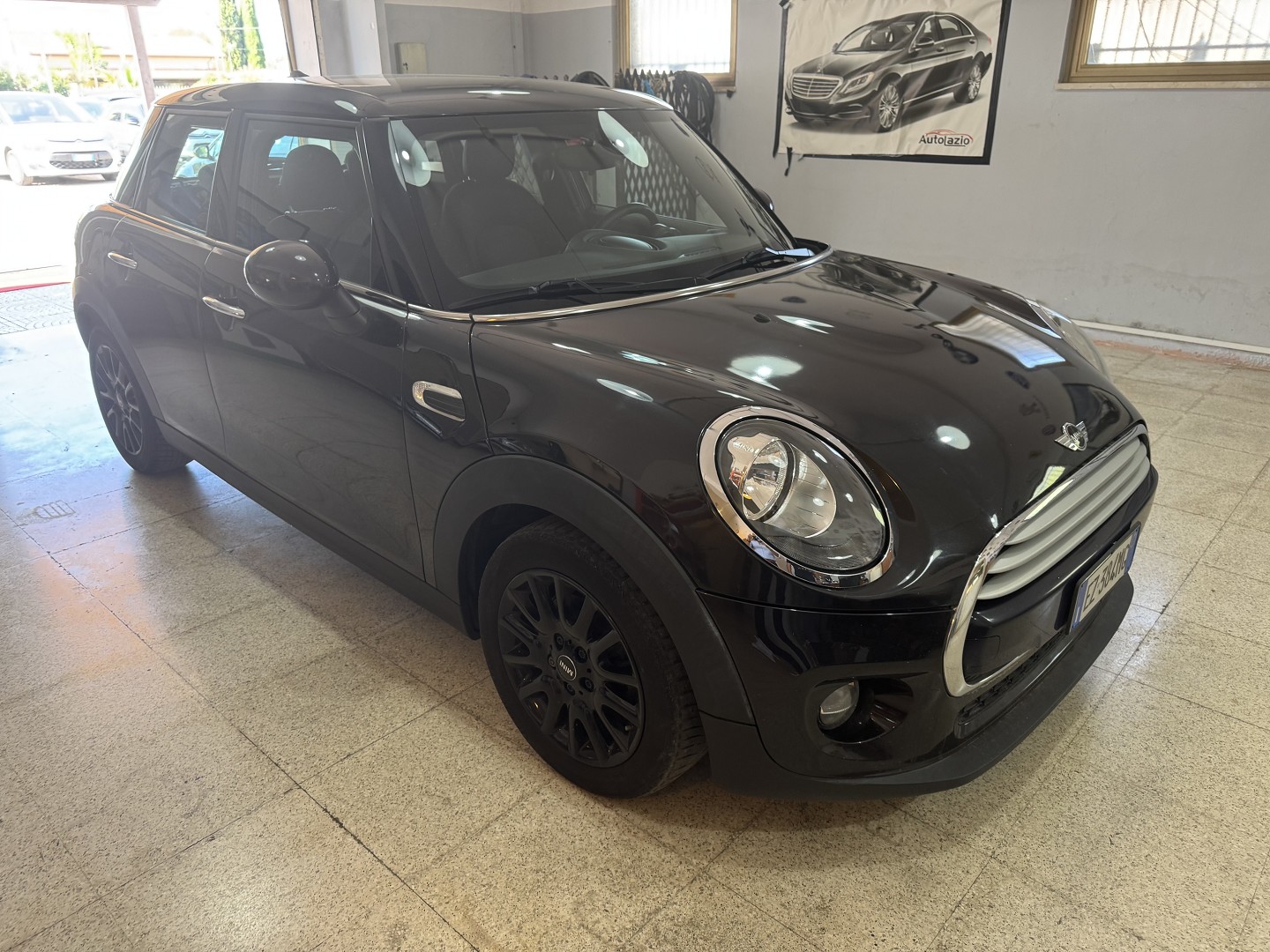 Mini Cooper D Businiss XL 1.5 dci 5 porte Navi.