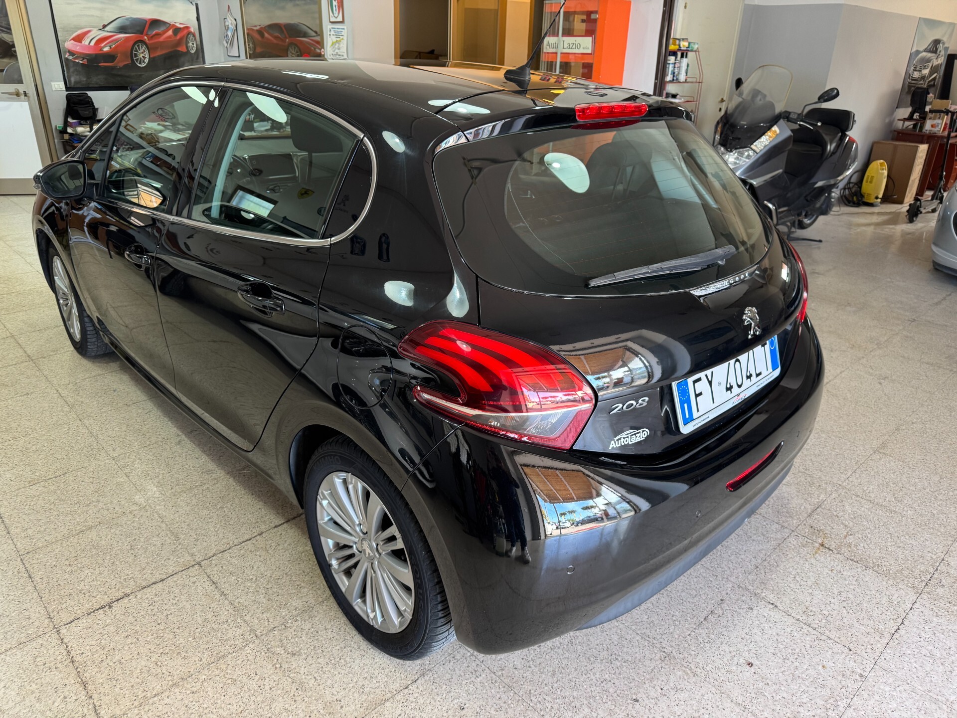 Peugeot 208 PureTech GPL 82 cv Allure NAVIGATORE-RETROCAMERA